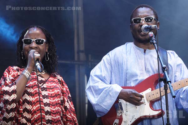 AMADOU ET MARIAM - 2005-09-09 - LA COURNEUVE - Parc Departemental - Grande Scene - 